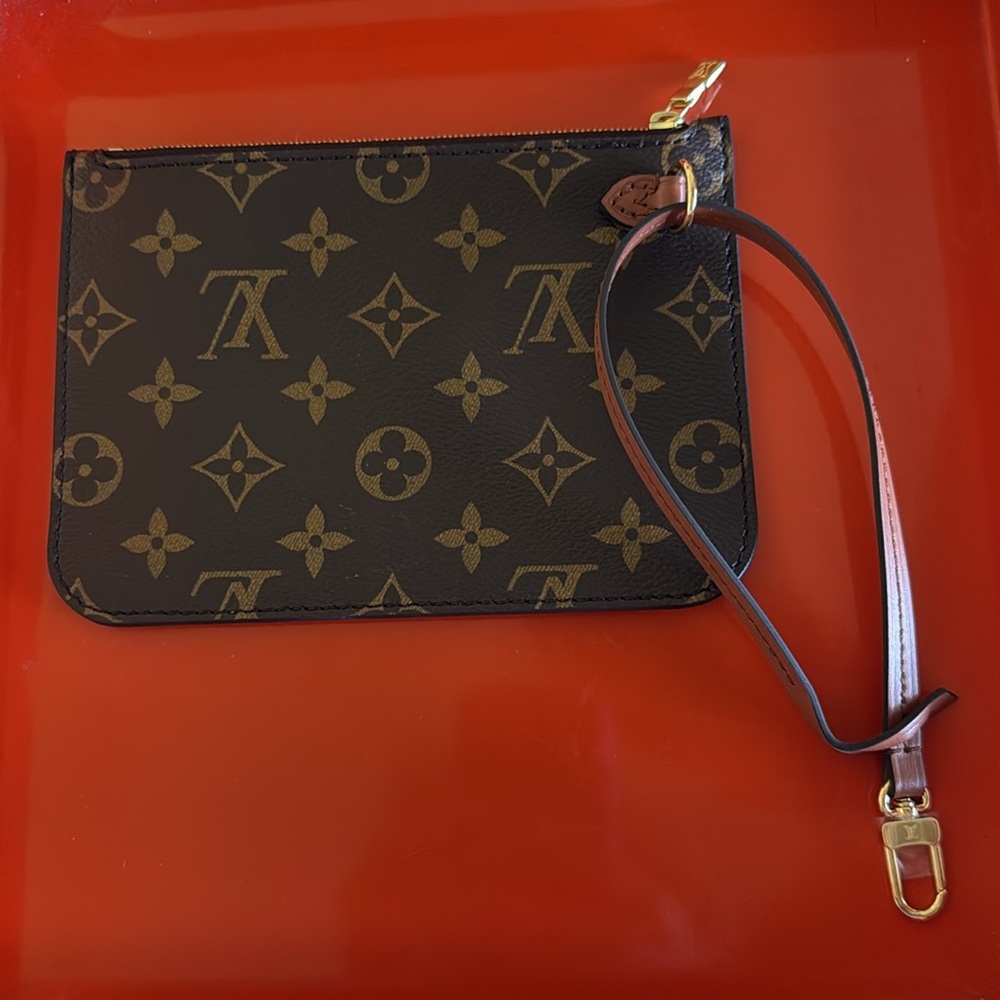Louis Vuitton Monogram Pochette/wristlet NWOT - Picture 12 of 14